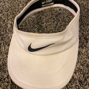 NIKE VISOR